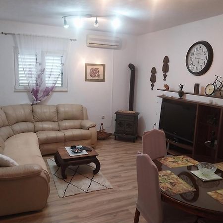Villa Guliver Slatine Luaran gambar